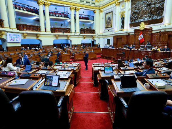 Congreso modifica directorios de cajas municipales pese a oposición de la SBS