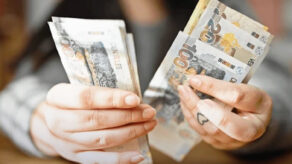 Empresas privadas tienen plazo hasta el 15 de diciembre para pagar la gratificación de navidad:¿De cuánto es el monto?