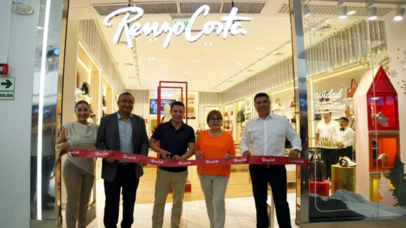 Renzo Costa Mall Plaza Piura