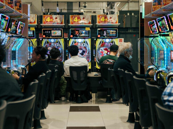 pachinko y el póker ganan terreno