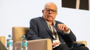 Julio Velarde Lo pensaría si me proponen continuar en el BCR