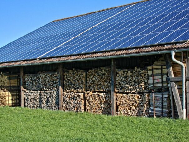 Minem producción eléctrica total sube cerca del 3% impulsada por energía solar