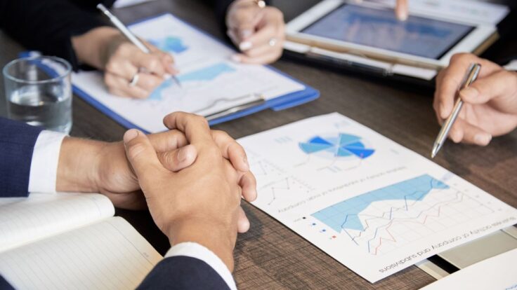 Negocios bajo presión 6 prioridades de gestión para las empresas debido a una crisis material global