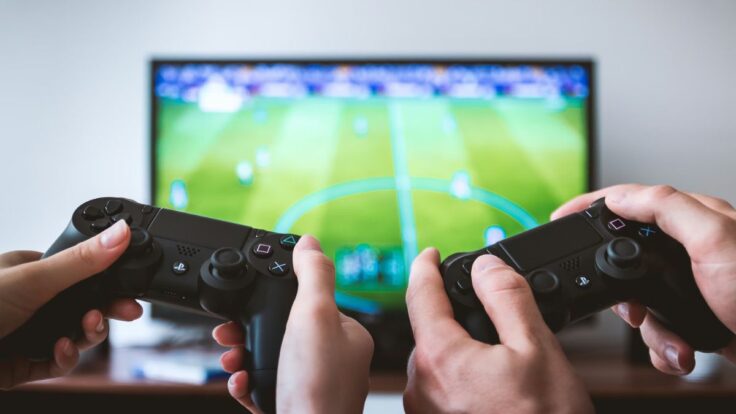 Indecopi multa por más de S350,000 a red que vendía videojuegos ilegales por internet.