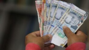 Más del 80% de trabajadores en Perú dice que su sueldo no cubre sus gastos esenciales