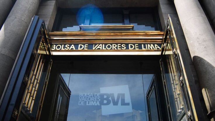 Bolsa peruana cae 1.4% y registra la mayor baja de LatAm en pleno conteo electoral
