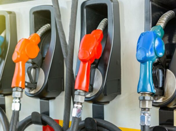 Combustibles bajan hasta una 22% y precios seguirían cayendo