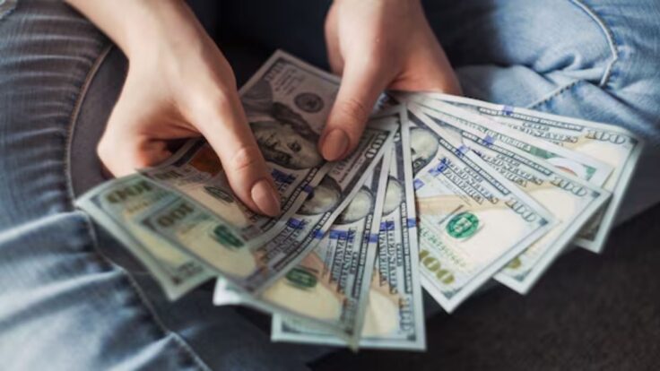 Dólar abre en S3.44 y alcanza su nivel más alto en semanas