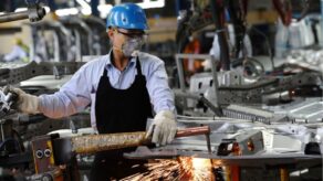 El 61% de industriales prevé que la economía seguirá estancada según el SNI