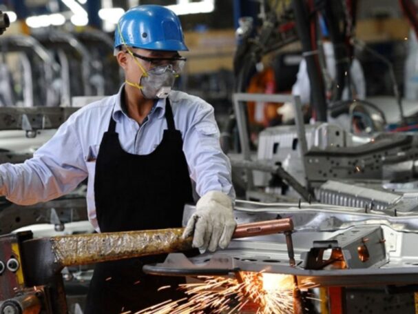 El 61% de industriales prevé que la economía seguirá estancada según el SNI