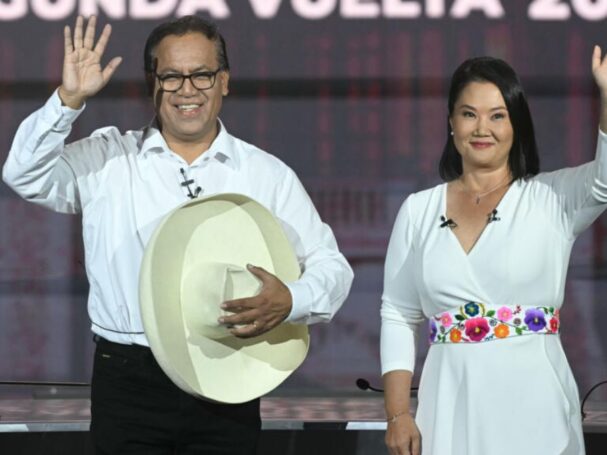 Fitch alerta que la segunda vuelta electoral podría retrasar inversiones en el Perú