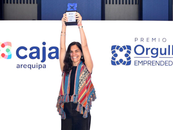 Alejandra Rivera-premio orgullo emprendedor
