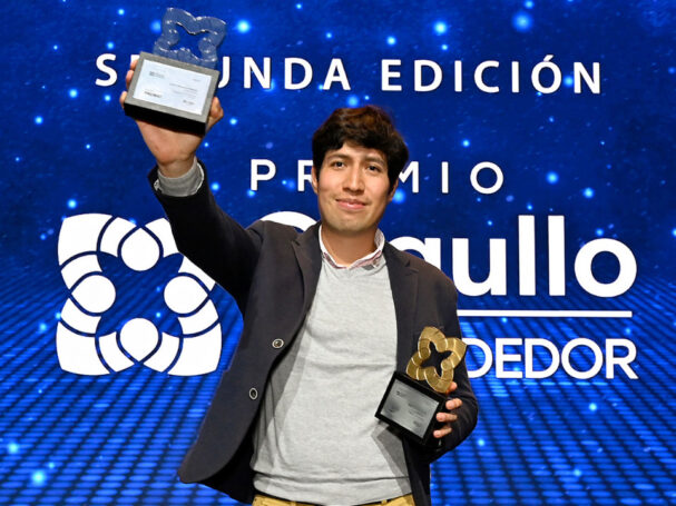Bryan Villafuerte-premio orgullo emprendedor