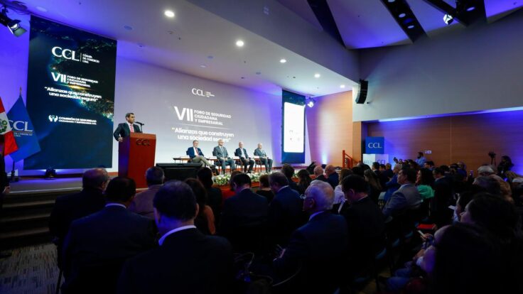 La Cámara de Comercio de Lima (CCL) impulsa una estrategia nacional para canalizar recursos privados mediante Obras por Impuestos hacia la tecnología policial.